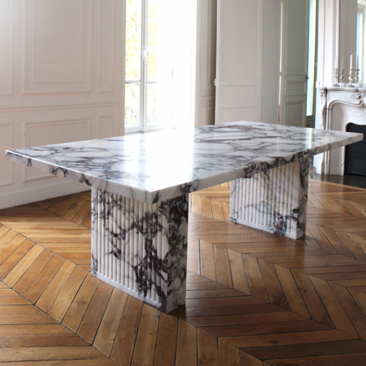 Aura Dining Table In Calacatta Viola Marble