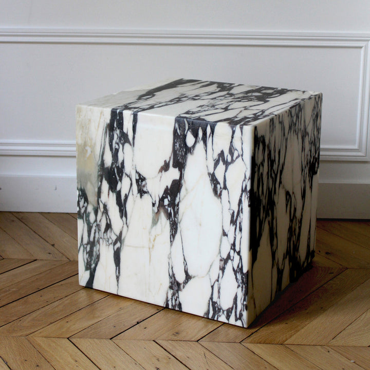 Viola Cubo Table