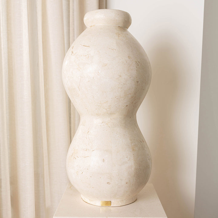 Dana Vase