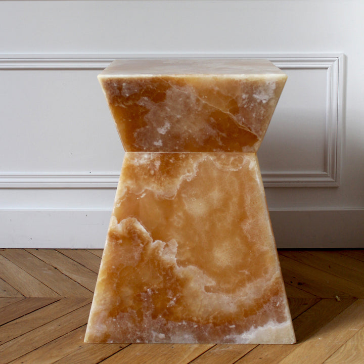 Aria Honey Onyx Table