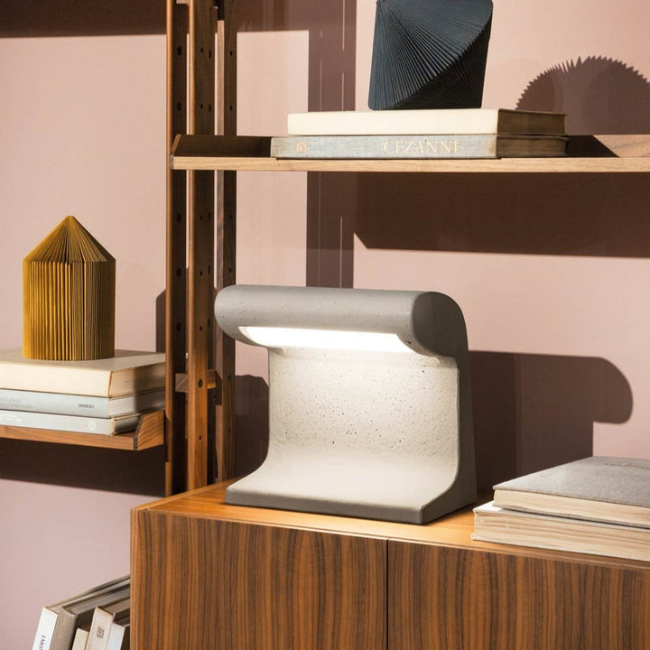 Borne Beton Petite Table Lamp